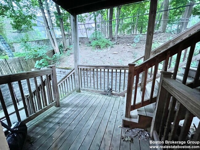 Photo - 128 Hillside St