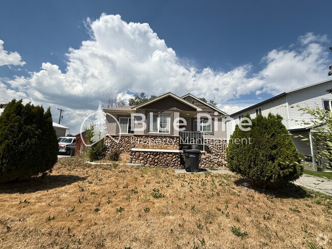 Building Photo - 321 Lomax St Rental