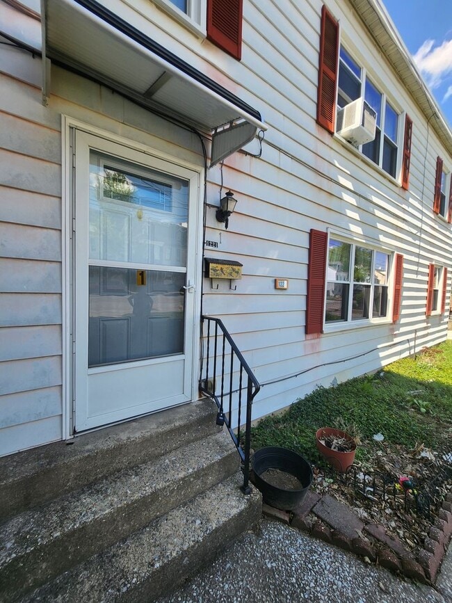 Photo - 1221 E Philadelphia St Unit 1st Floor