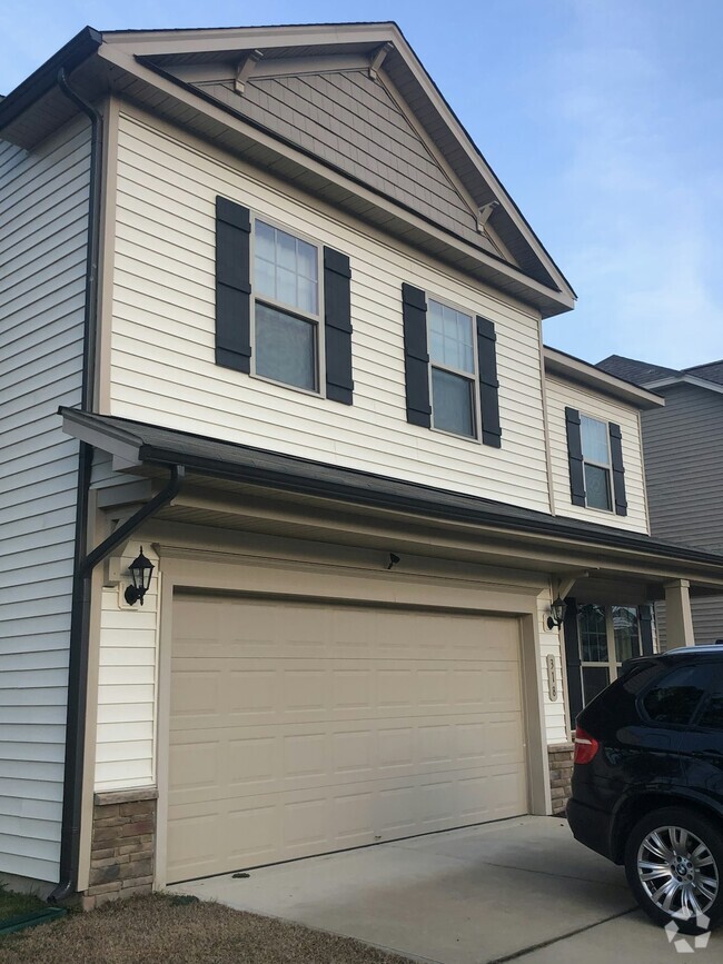 Building Photo - 318 River Oak St Rental