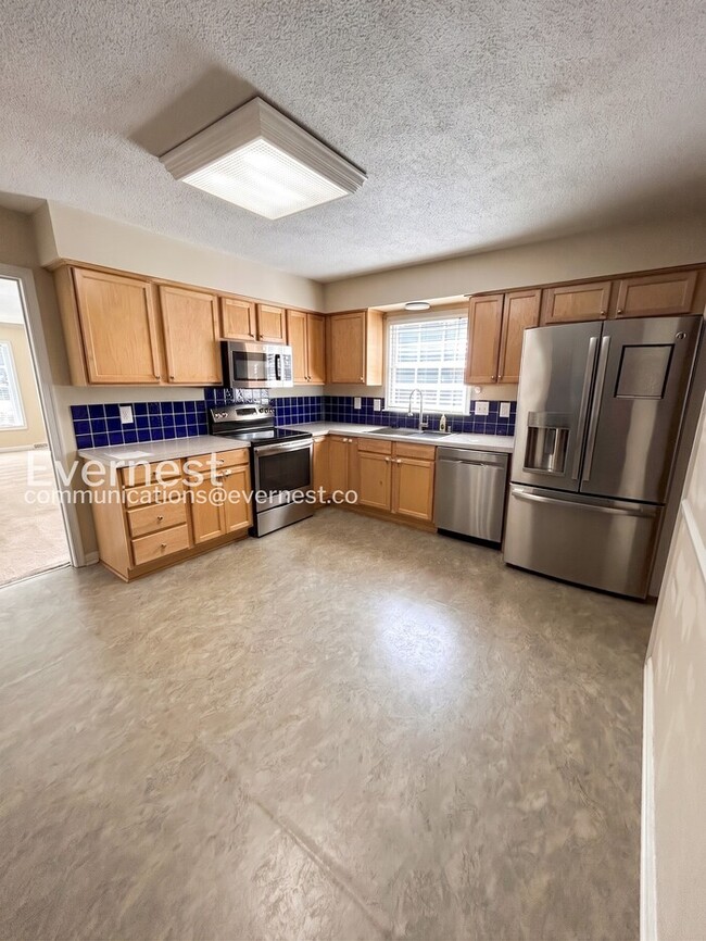 Photo - 1231 Willowlake Ct