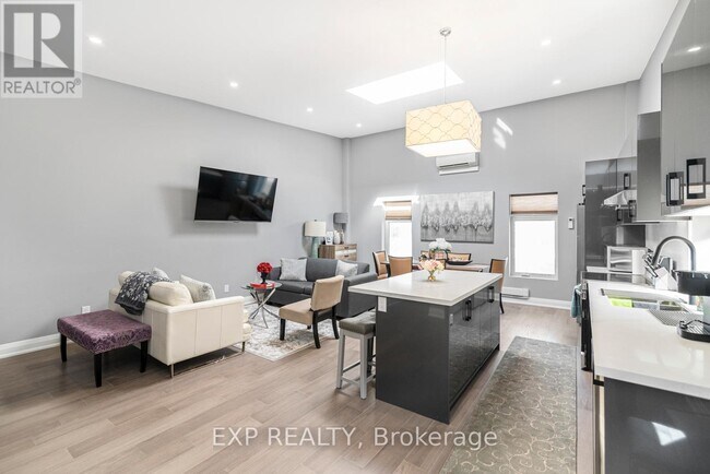 Photo - 5850 Ferry St