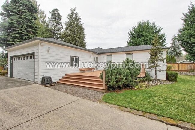 Photo - 3 Bed, 3 Bath Home with a LARGE 1/2 Acre Yard and Deck, Boathouse and 2 Bonus Rooms