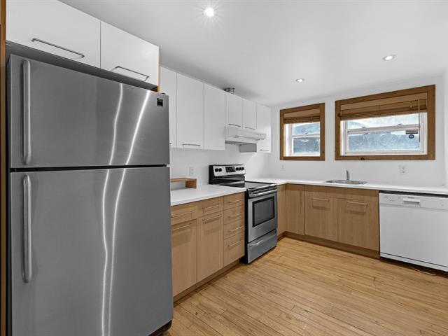 Photo - 3180 St Catherine St E