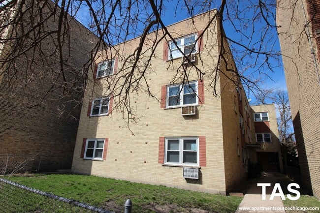 Photo - 1642 W Morse Ave Unit 3S