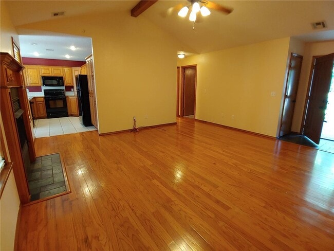 Photo - 2112 Ford St