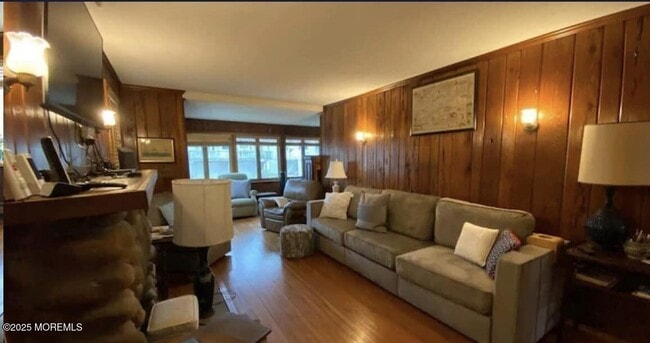 12 E Beardsley Ave