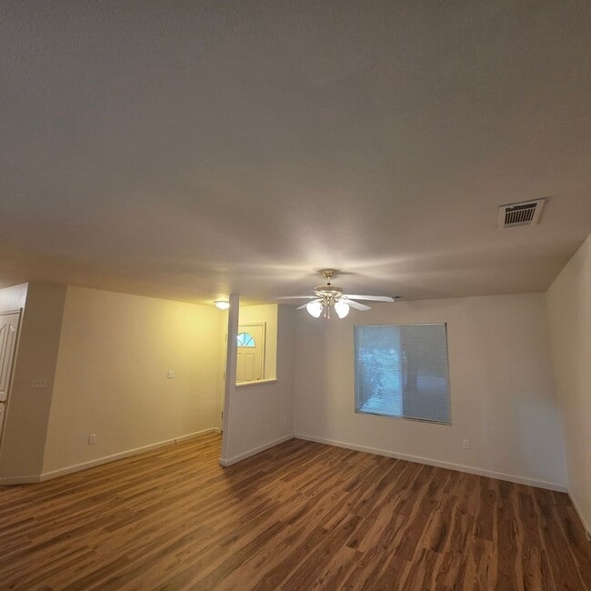 Photo - 3720 Vinewood Dr