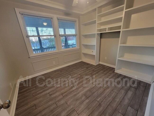 Photo - 215 Harris Ave