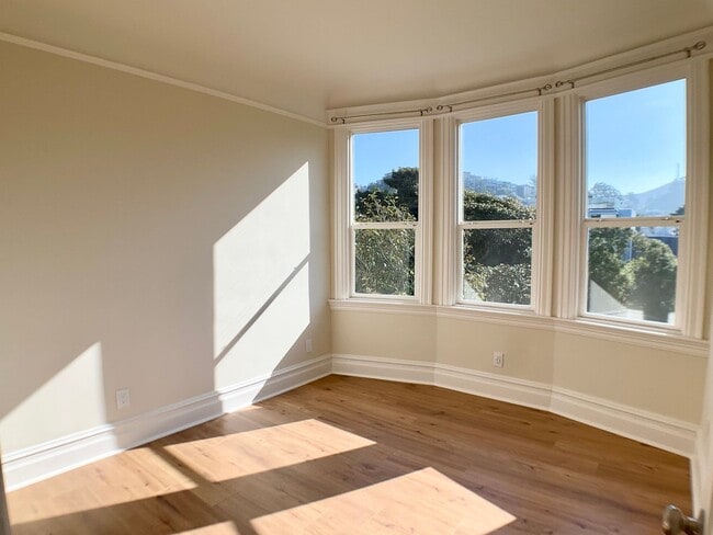 Photo - REMODELED 4BR/3BA. In Unit Laundry! Dishwasher! Bay Windows! Unit 333