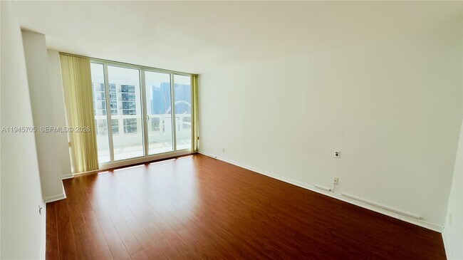 Photo - 1717 N Bayshore Dr Unidad A-3242