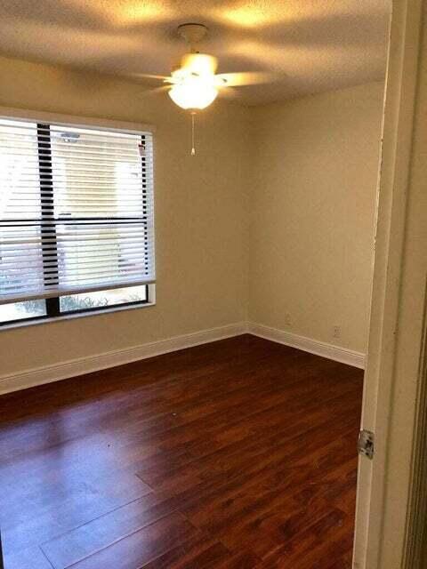 Photo - 1581 Windorah Way Unidad C