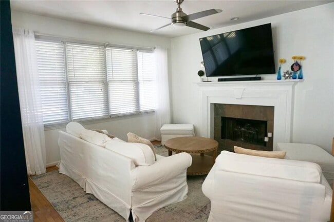 85 Hammock Pl SE