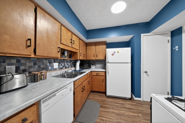 Photo - 534 Oak Meadow Ln