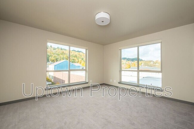 Photo - 5885 S Macadam Ave