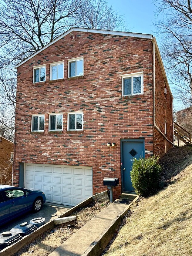 Available Immediately - 2 Bed, 1 Bath Firs... - Available Immediately - 2 Bed, 1 Bath Firs...