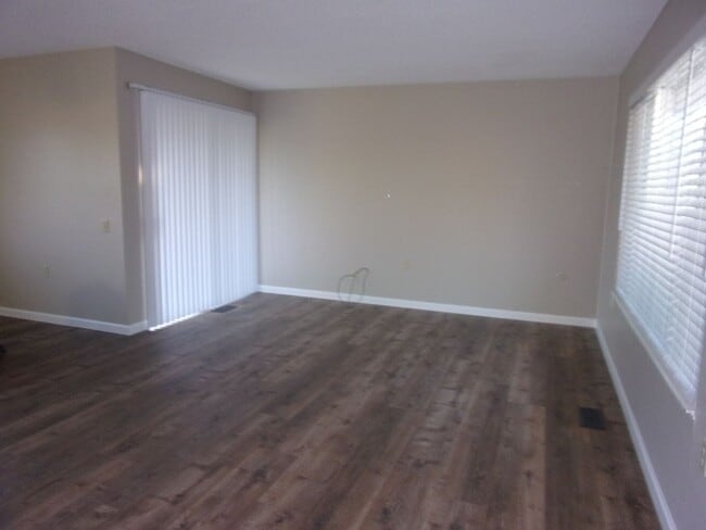 Photo - 178 Rainier Cir