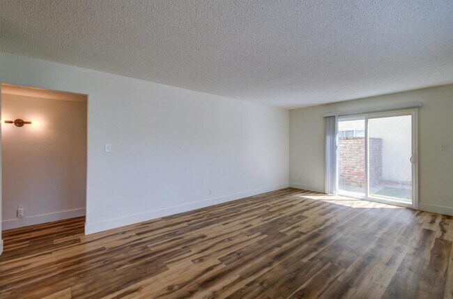 Photo - 5085 N Roosevelt Ave Unit 3