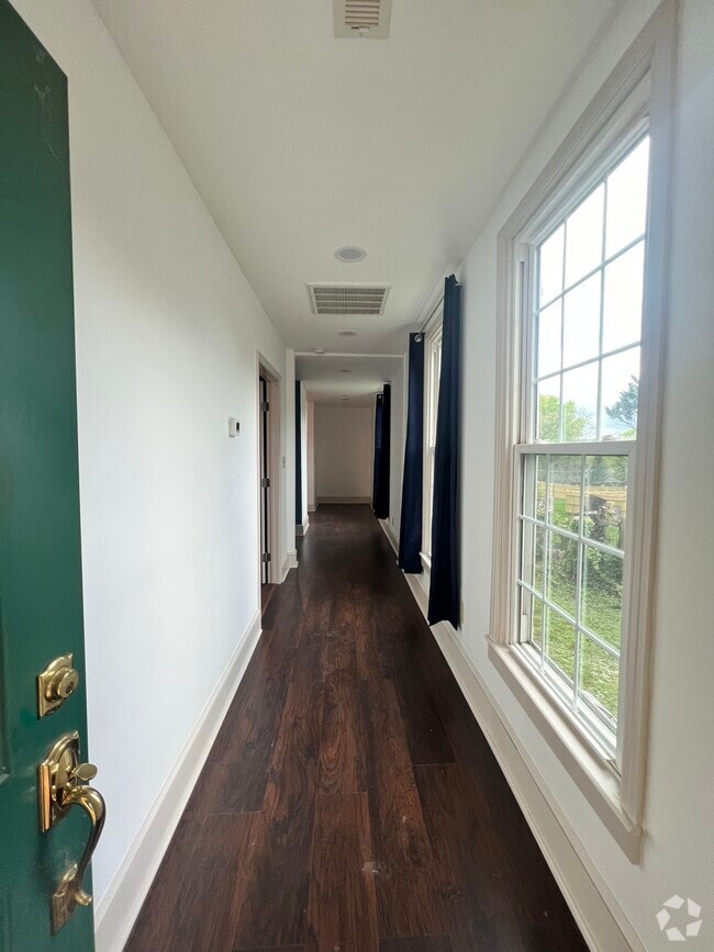 Building Photo - 319 Deaderick Ave Unit Apt. 102