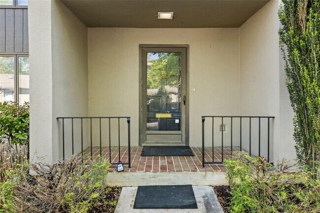 Photo - 72 Ivy Pkwy NE