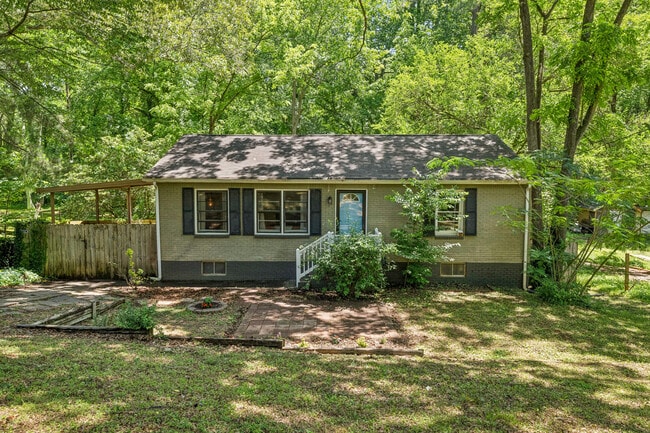 Building Photo - 1410 Cobb Branch Dr Rental