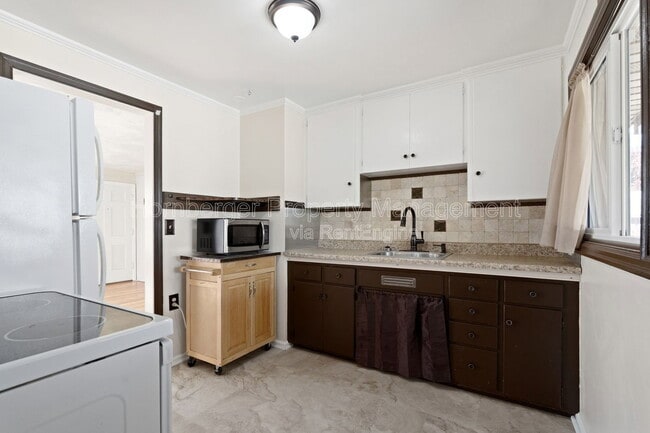 Photo - 112 W Amherst Ct