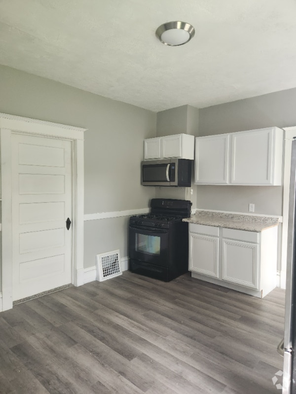 Building Photo - 2504 W Latrobe St Rental