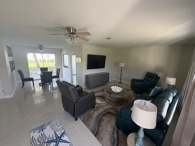 Photo - 108 Charles Dr