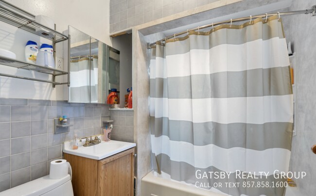 Photo - 76 Hillside St Unidad 3R