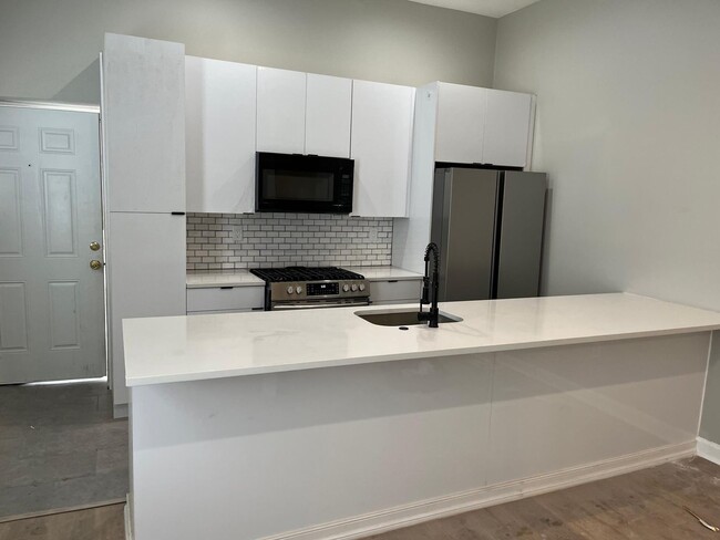 Building Photo - 4051 Baring St Unit 1 Rental