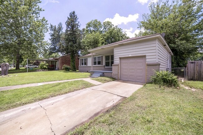 Photo - 1618 S Ash Pl