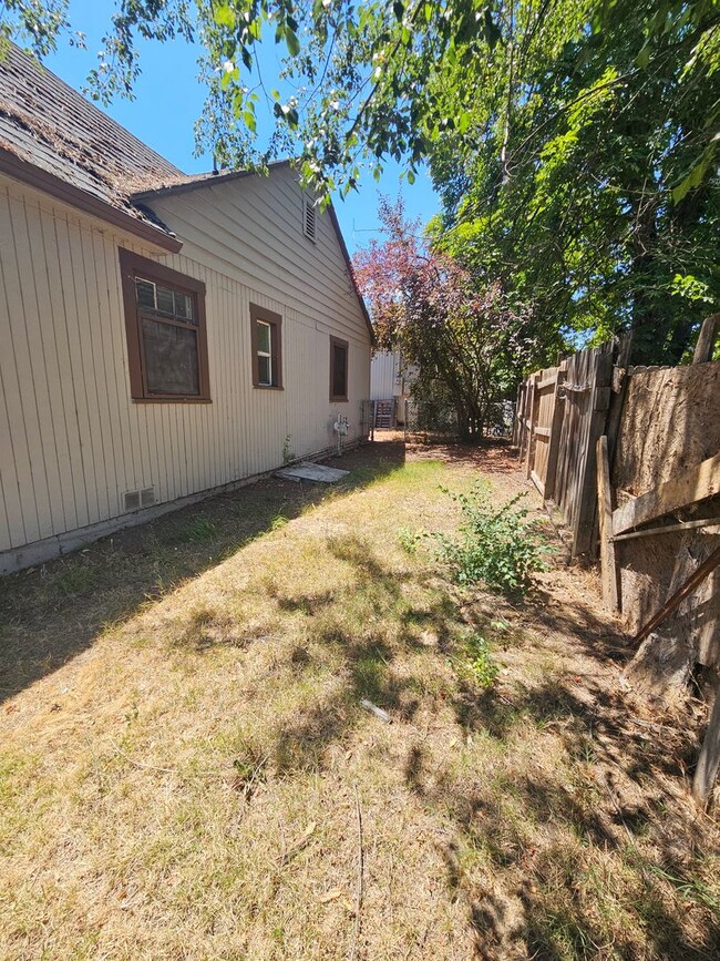 Photo - Charming 2 Bedroom Home!