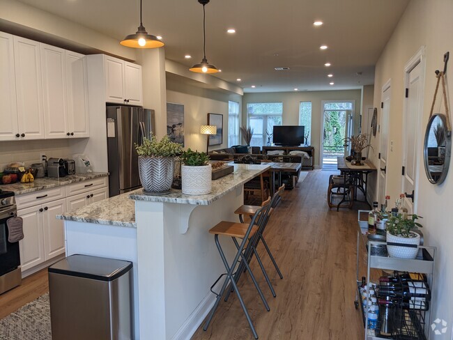 Building Photo - 225 W Pastorius St Unit #15 Rental