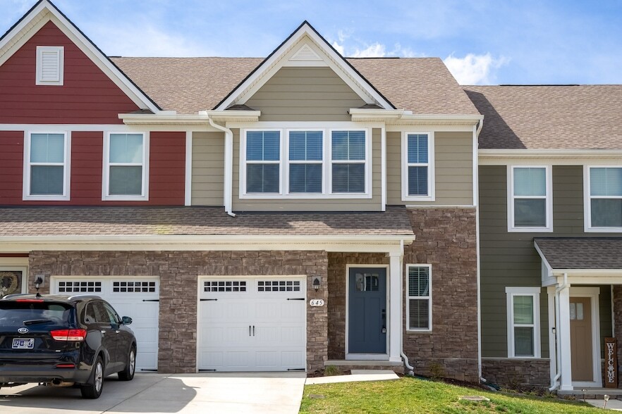 Photo - 645 Exmoor Dr