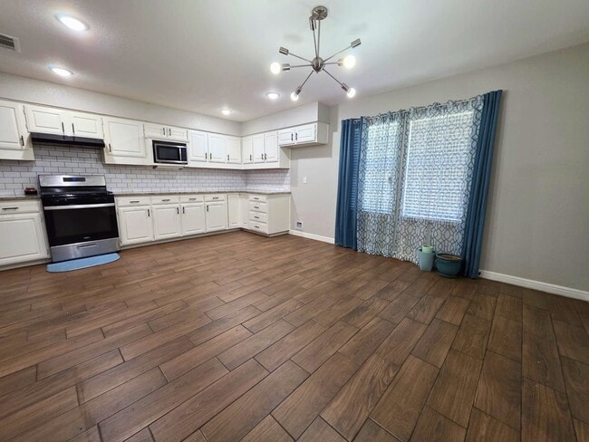 Photo - 209 Eller Ave