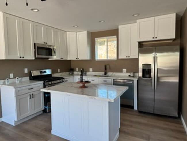 Photo - 23578 Lakeview Dr