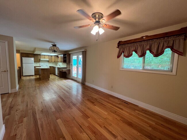 Photo - Spacious Family Home in Highland High School Area – Pocatello, ID!