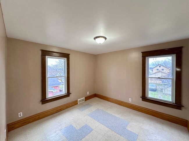Photo - 610 Fairview Ave