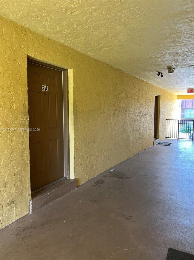 Photo - 2916 NW 55th Ave Unidad 2A
