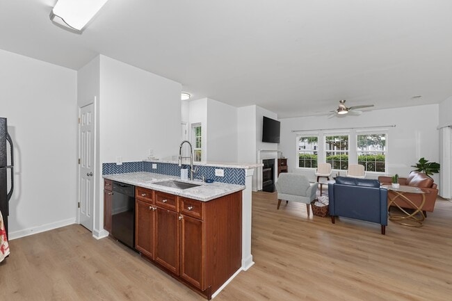Photo - 1201 Grove Park Dr