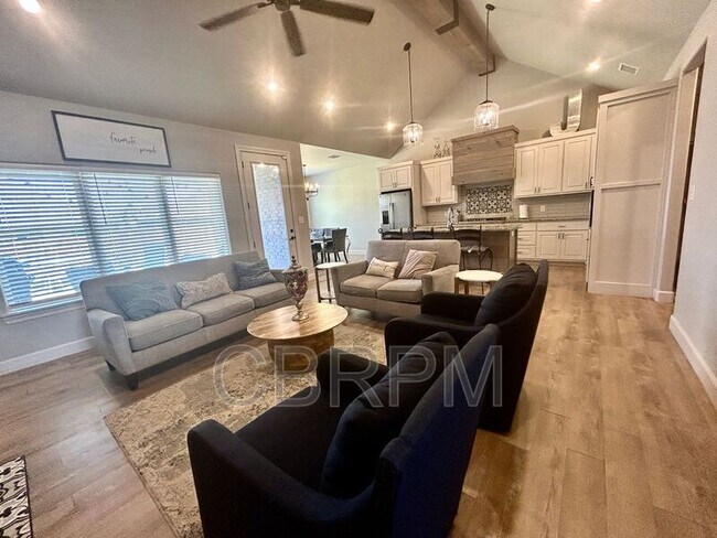 Photo - 5616 119th St