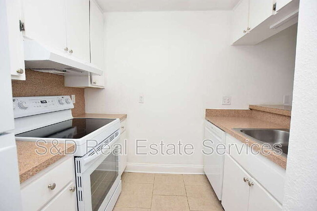 Photo - 141 Fernery Rd Unit B5