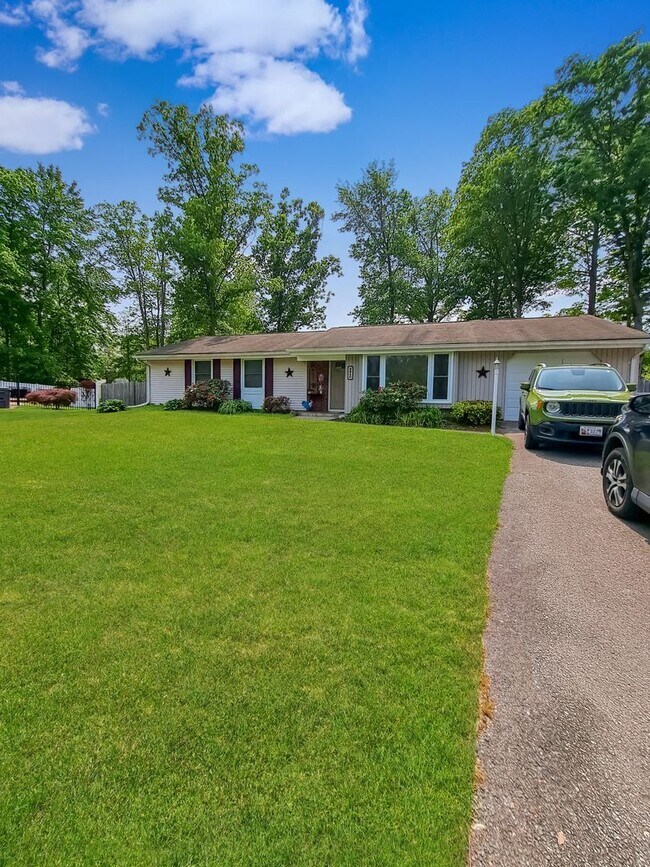 Photo - Pet Friendly and Spacious Rambler located ...