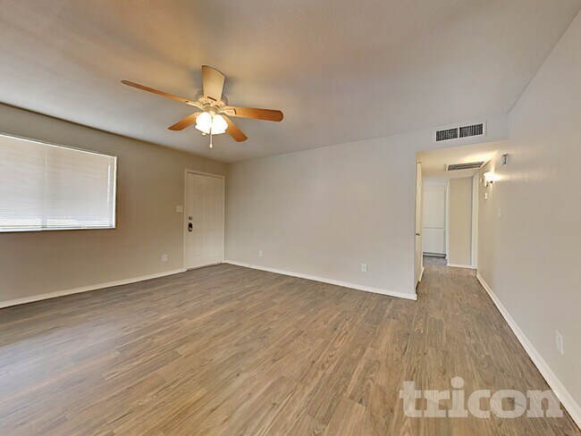 Photo - 3607 N 87th Ave