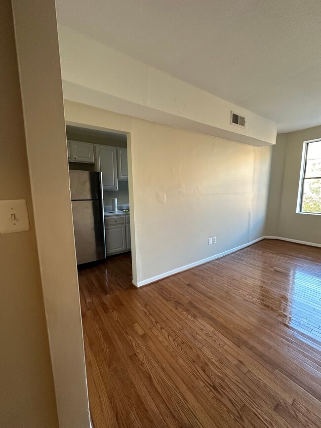 Photo - 1420 Chapin St NW