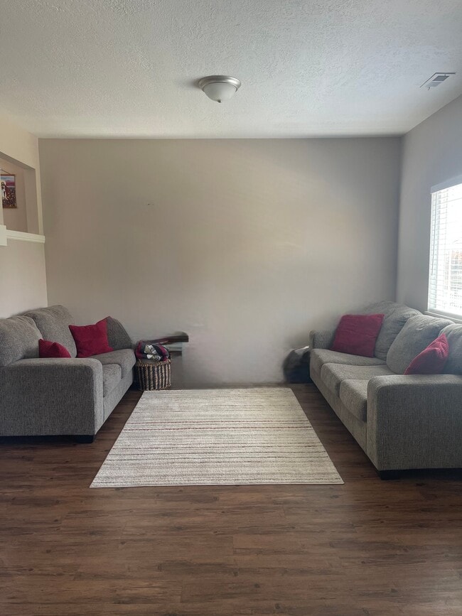 Photo - 1491 420 W