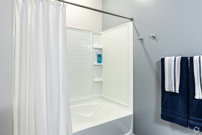 1HAB, 1BA - 586 ft² - Lofts at Fox Ridge