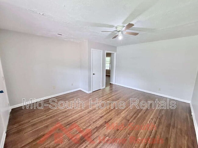Photo - 1388 Eason Ave