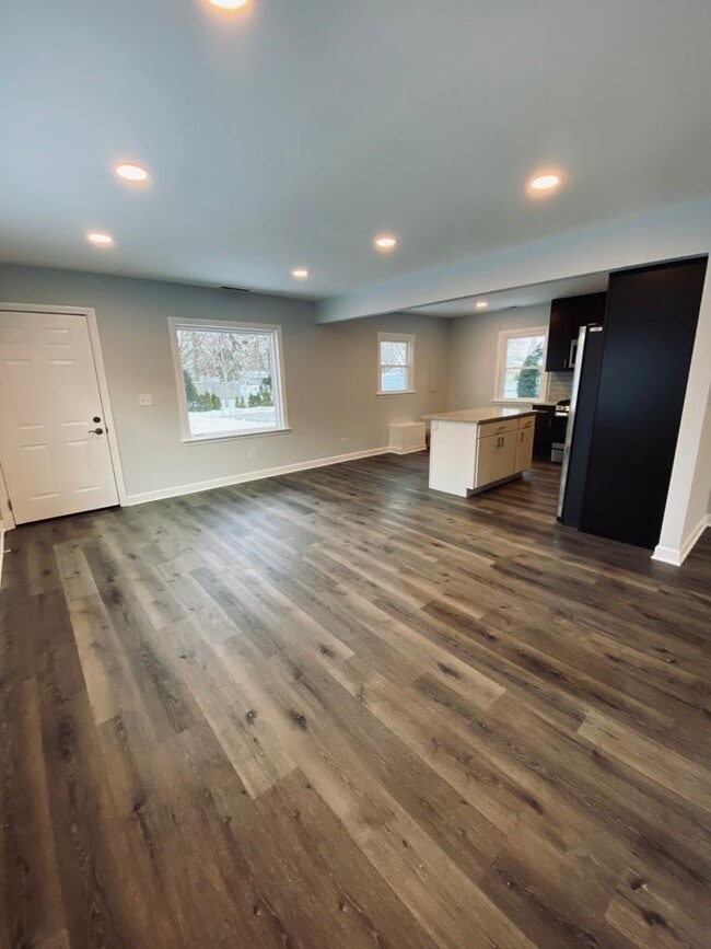 Photo - 218 W Pineview Dr