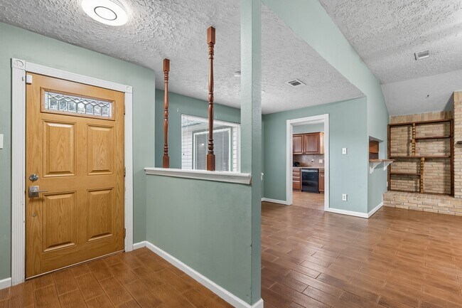 Photo - 9731 Shell Rock Rd